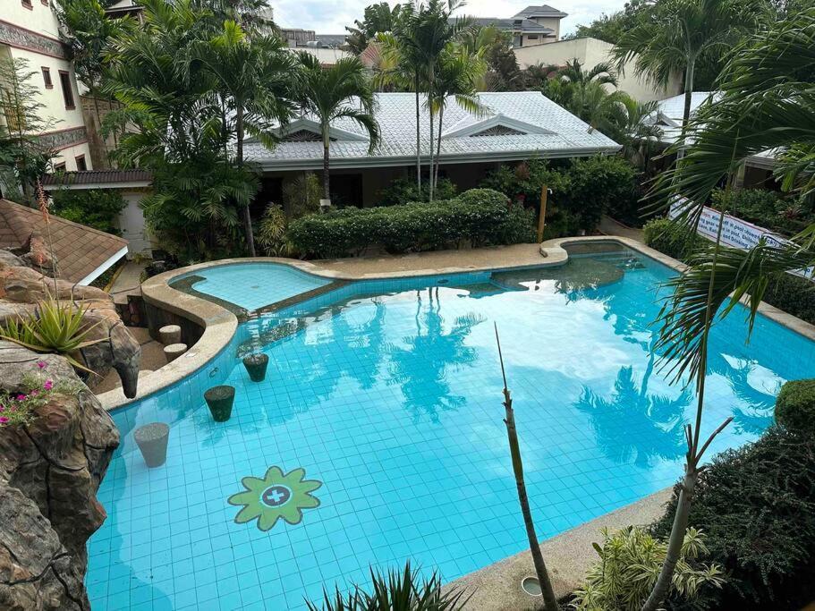 Alona Park Residence - 3 Bedroom Apartment- Alex And Jesa Unit Panglao Exteriör bild
