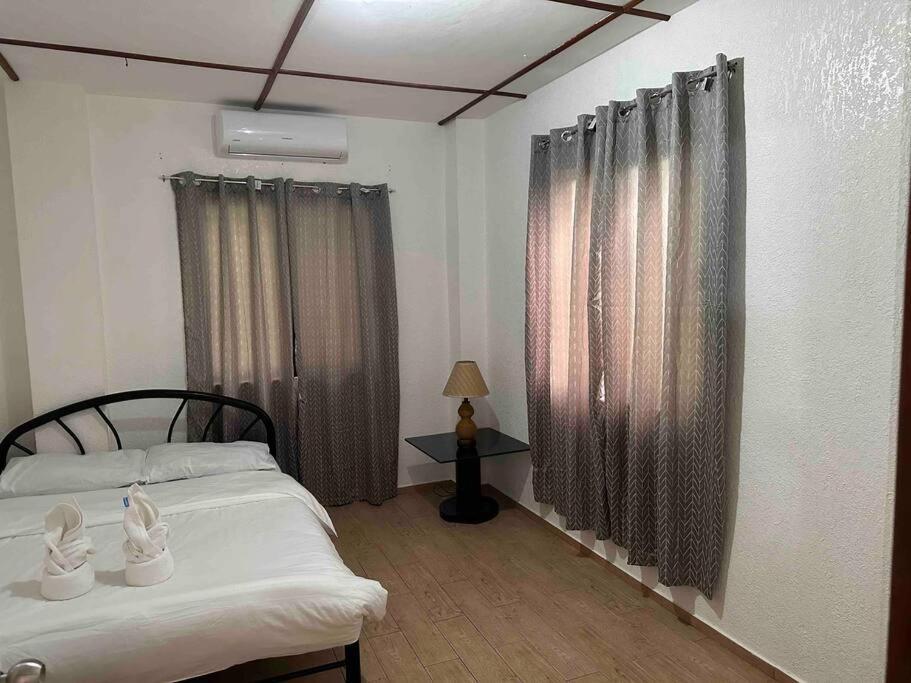Alona Park Residence - 3 Bedroom Apartment- Alex And Jesa Unit Panglao Exteriör bild